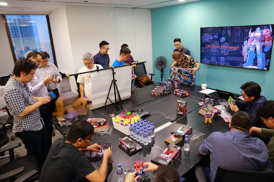 Siege Singapore Fan Event Hands On With Omega Supreme Refraktor New Deluxes  (30 of 55)